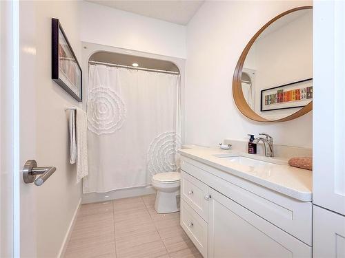 41 Southview Drive, Brandon, MB - Indoor Photo Showing Bathroom