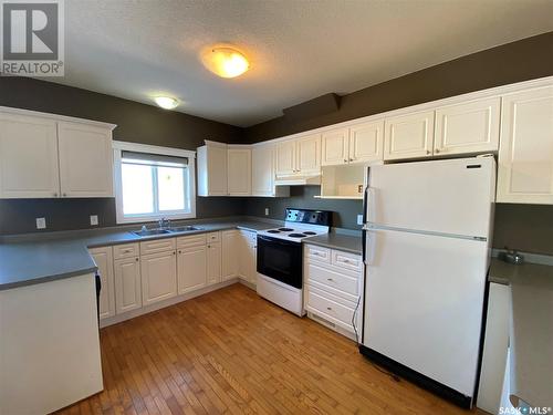 Dodsland Acreage, Winslow Rm No. 319, SK - Indoor Photo Showing Kitchen With Double Sink