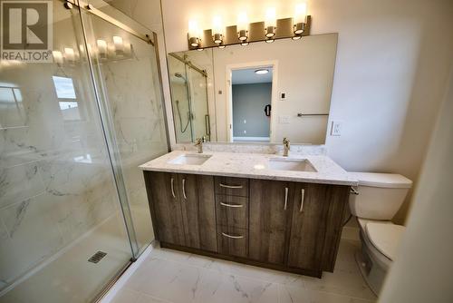 130 Colebrook Road Unit# 27, Kamloops, BC - Indoor Photo Showing Bathroom