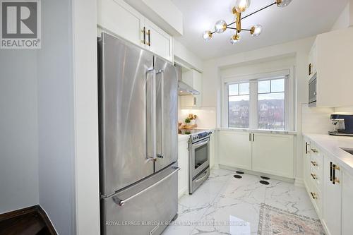 45 - 3050 Rotary Way, Burlington, ON - Indoor Photo Showing Kitchen With Upgraded Kitchen