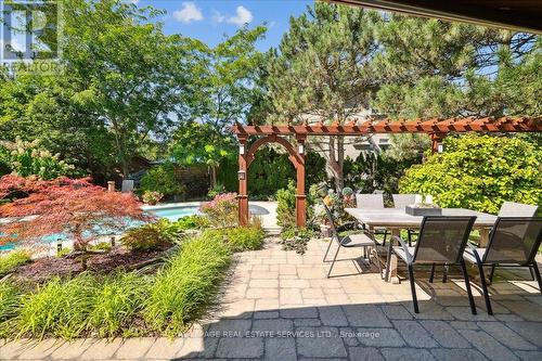 559 Golfview Court, Oakville, ON - Outdoor With Deck Patio Veranda