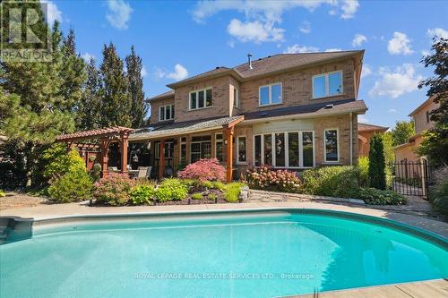 559 Golfview Court, Oakville, ON - Outdoor With In Ground Pool With Deck Patio Veranda