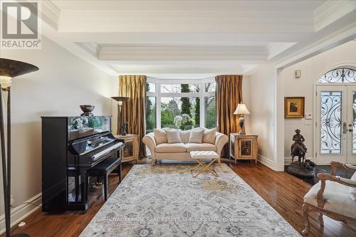 559 Golfview Court, Oakville, ON - Indoor Photo Showing Living Room