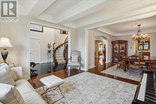 559 Golfview Court, Oakville, ON - Indoor Photo Showing Living Room