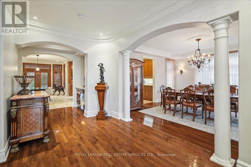 559 Golfview Court, Oakville, ON - Indoor Photo Showing Dining Room