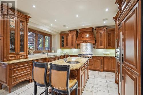 559 Golfview Court, Oakville, ON - Indoor Photo Showing Kitchen