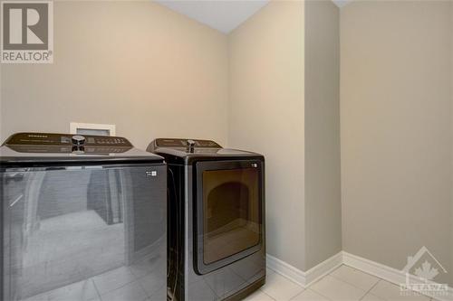 213 Mission Trail Crescent, Ottawa, ON - Indoor Photo Showing Laundry Room