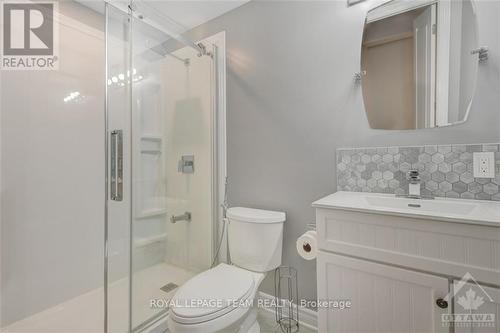 213 Mission Trail Crescent, Ottawa, ON - Indoor Photo Showing Bathroom