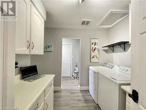 184 Dundas Street E, Waterdown, ON - Indoor Photo Showing Laundry Room