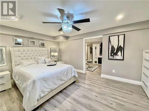 184 Dundas Street E, Waterdown, ON - Indoor Photo Showing Bedroom