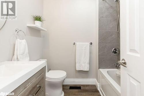 279 Anne Street N, Barrie, ON - Indoor Photo Showing Bathroom