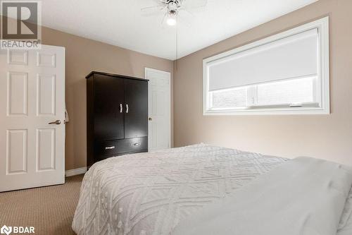 279 Anne Street N, Barrie, ON - Indoor Photo Showing Bedroom