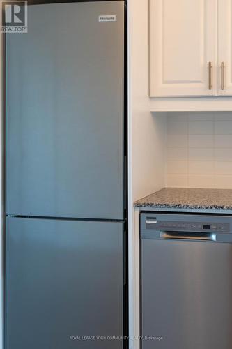 107 - 2333 Khalsa Gate, Oakville, ON - Indoor Photo Showing Kitchen