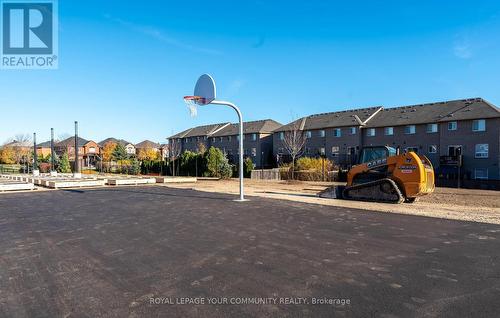 107 - 2333 Khalsa Gate, Oakville, ON - Outdoor