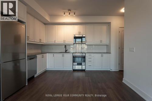 107 - 2333 Khalsa Gate, Oakville, ON - Indoor Photo Showing Kitchen