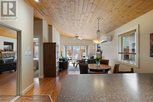 122 1080 Resort Dr, Parksville, BC - Indoor Photo Showing Dining Room