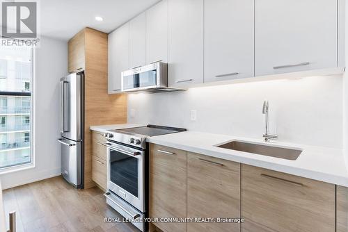 2809 - 200 Redpath Avenue, Toronto, ON - Indoor Photo Showing Kitchen With Upgraded Kitchen