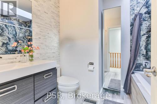 12 Kilty Court, Haldimand, ON - Indoor Photo Showing Bathroom