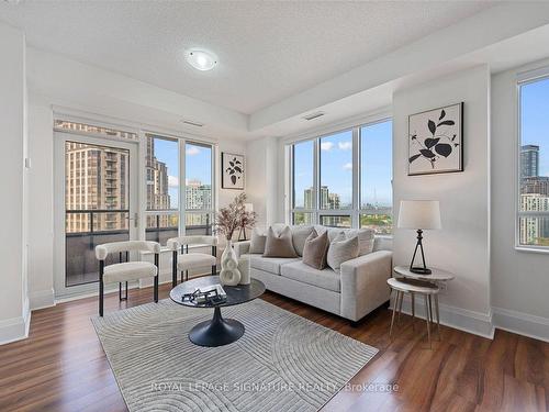 1803-100 Harrison Garden Blvd, Toronto, ON - Indoor Photo Showing Living Room