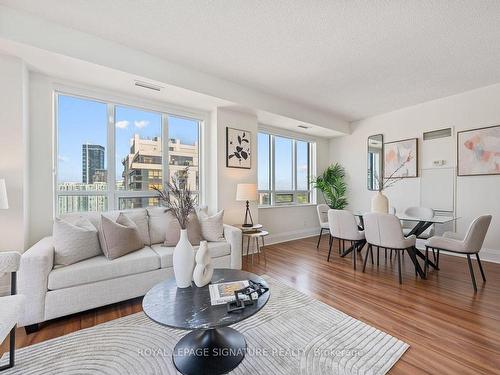 1803-100 Harrison Garden Blvd, Toronto, ON - Indoor Photo Showing Living Room