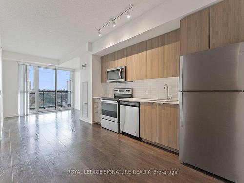 612-3237 Bayview Ave, Toronto, ON - Indoor Photo Showing Kitchen