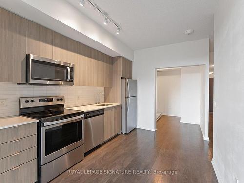 612-3237 Bayview Ave, Toronto, ON - Indoor Photo Showing Kitchen