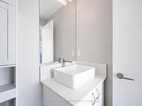 512-55 East Liberty, Toronto, ON - Indoor Photo Showing Bathroom