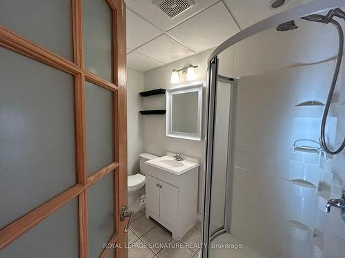 Lower-250 Kinmount Cres, Oshawa, ON - Indoor Photo Showing Bathroom