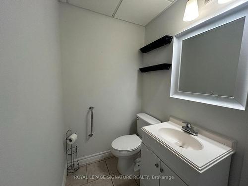 Lower-250 Kinmount Cres, Oshawa, ON - Indoor Photo Showing Bathroom