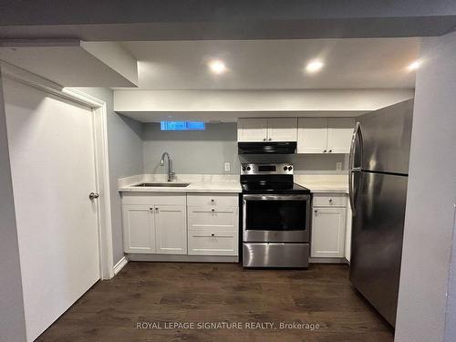 Lower-250 Kinmount Cres, Oshawa, ON - Indoor Photo Showing Kitchen