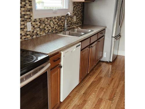 Lower-250 Kinmount Cres, Oshawa, ON - Indoor Photo Showing Kitchen With Double Sink