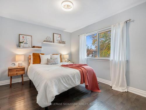 17 Chapais Cres, Toronto, ON - Indoor Photo Showing Bedroom