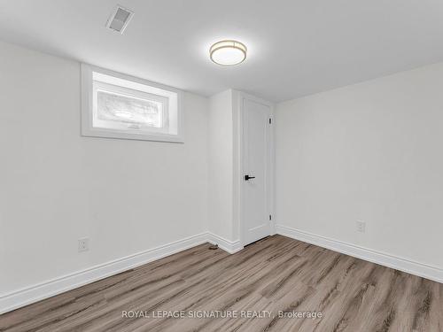 63 Vauxhall Dr, Toronto, ON - Indoor Photo Showing Kitchen