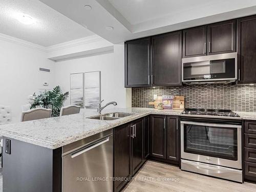 317-25 Baker Hill Blvd, Whitchurch-Stouffville, ON - Indoor Photo Showing Kitchen With Stainless Steel Kitchen With Double Sink With Upgraded Kitchen