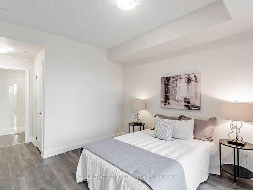 317-25 Baker Hill Blvd, Whitchurch-Stouffville, ON - Indoor Photo Showing Bedroom