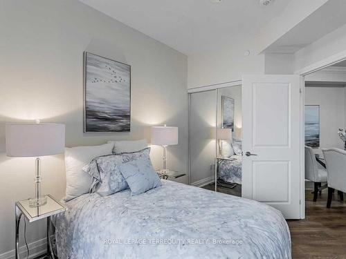 317-25 Baker Hill Blvd, Whitchurch-Stouffville, ON - Indoor Photo Showing Bedroom