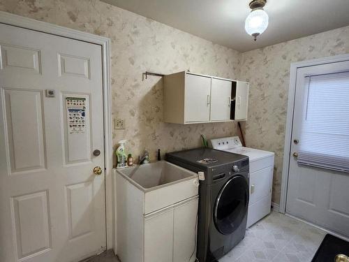 2134 Salma Cres, Burlington, ON - Indoor Photo Showing Laundry Room