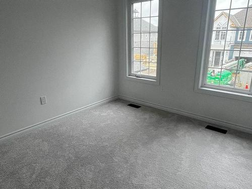 86 Brown St, Erin, ON - Indoor Photo Showing Other Room