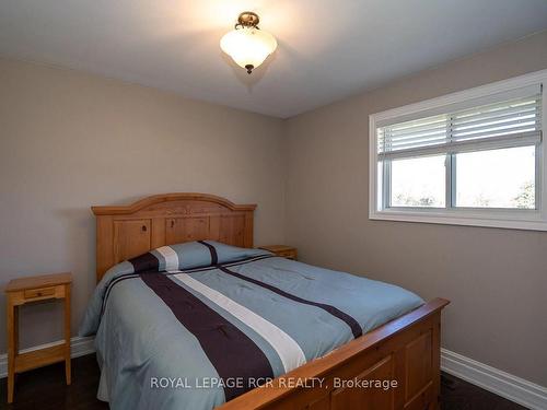 71009 Southgate 7 Sdrd, Southgate, ON - Indoor Photo Showing Bedroom