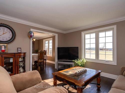 71009 Southgate 7 Sdrd, Southgate, ON - Indoor Photo Showing Living Room