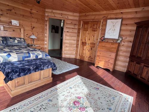 189 East Hungerford Rd, Tweed, ON - Indoor Photo Showing Bedroom