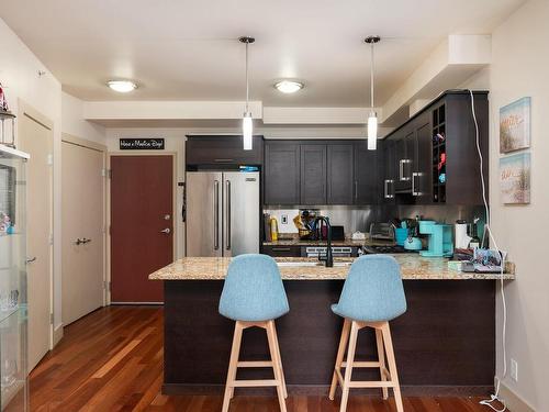 S204-737 Humboldt St, Victoria, BC - Indoor Photo Showing Kitchen With Upgraded Kitchen