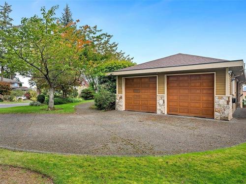 4405 Moonlight Lane, Saanich, BC 