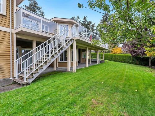 4405 Moonlight Lane, Saanich, BC 