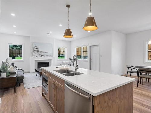 1271 Dunsterville Ave, Saanich, BC - Indoor Photo Showing Kitchen With Double Sink