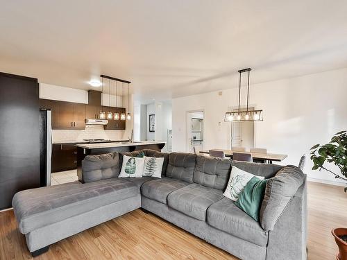 Salon - 728 Rue Alain, Saint-Lin/Laurentides, QC - Indoor Photo Showing Living Room