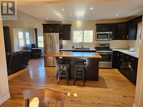 1435 County Road 3, Prince Edward County (Ameliasburgh), ON - Indoor Photo Showing Kitchen With Upgraded Kitchen