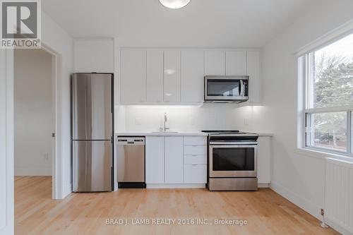 28A Third Street, Toronto, ON - Indoor Photo Showing Kitchen With Upgraded Kitchen