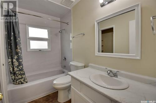 601 Hilliard Street W, Saskatoon, SK - Indoor Photo Showing Bathroom