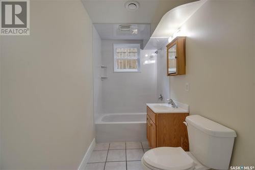 601 Hilliard Street W, Saskatoon, SK - Indoor Photo Showing Bathroom